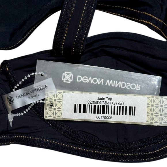 Devon Windsor - Picture 15 of 16